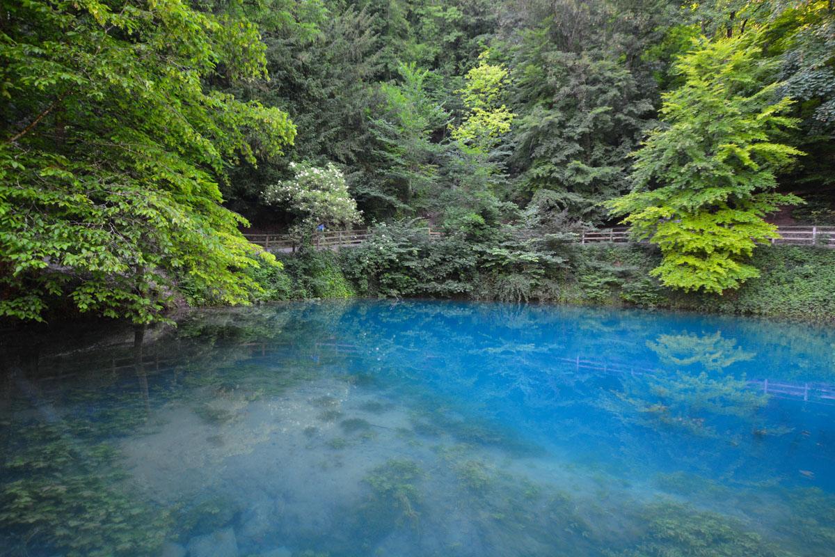 Blautopf im Schatten