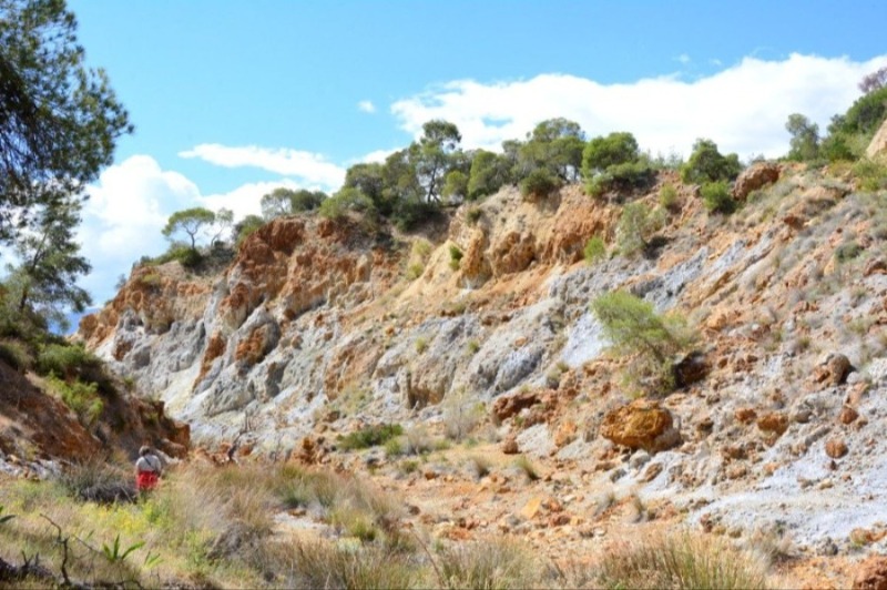 23 03 GR 4908 37.936733 23.087317 Sousaci vulcano Mittel 1