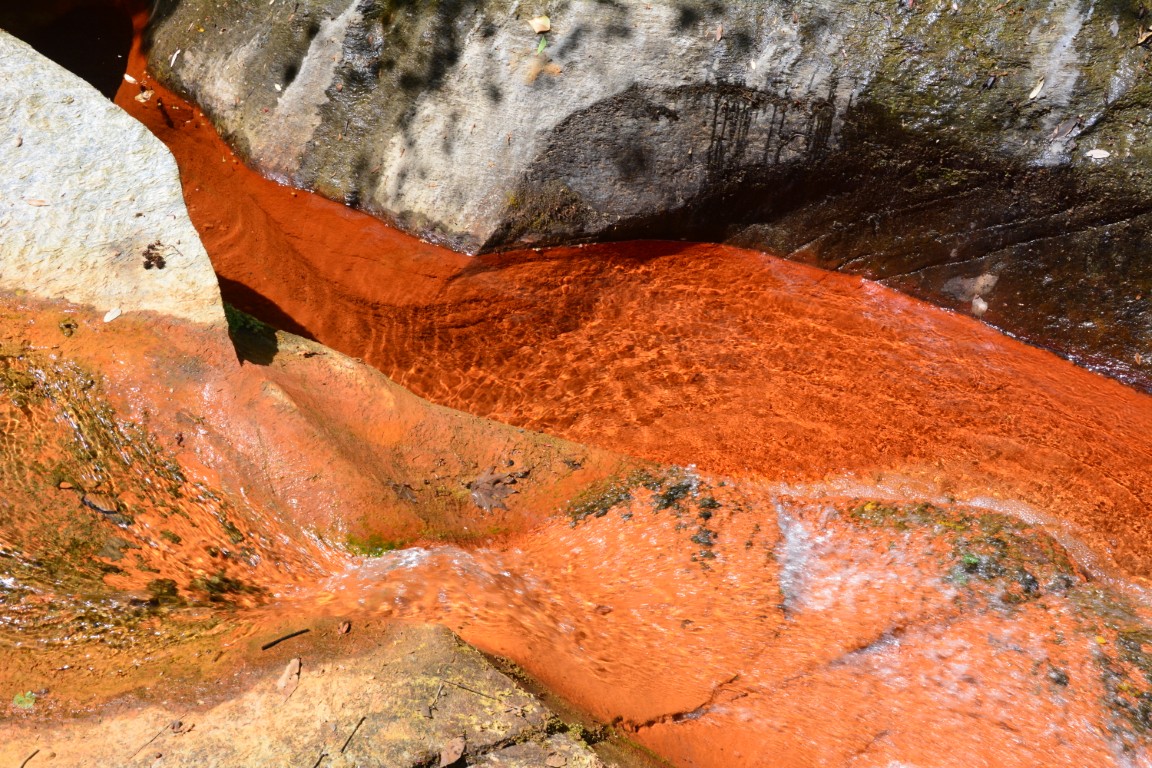 Eisenhaltiges Flusswasser - Kalypso